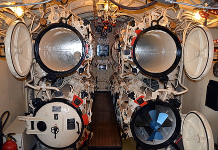 submarino, barco bajo el agua, tubo de torpedo, torpedeo, tecnología