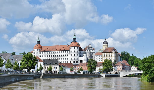 Castle, Neuburg a Dunán, Bajorország, város, Duna, folyó, egyház vallási