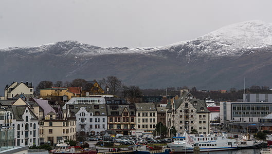 Norvegijos pakrantė, Alesund, kalnai, Architektūra, Skandinavijos šalyse, kraštovaizdžio, jūra