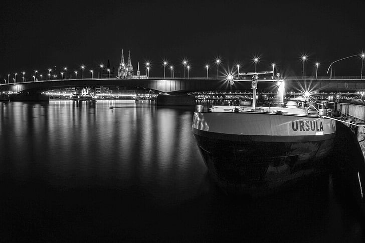 Köln, Deutzer bridge, lang eksponering, svart-hvitt, elven, natur, vann