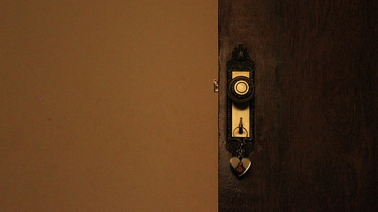 door, keychain in the door, key in the door