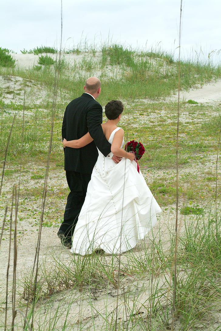 kāzas, pludmale, pāris, līgava, līgavainis, romantisks, staigāt
