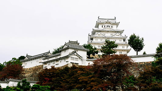 Castelul Himeji, comoara nationala, Castelul