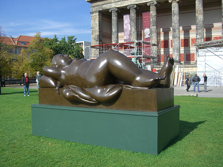 Botero i berlin, brons skulptur, lustgården, gammalt museum