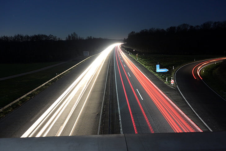 notte, autostrada, fotografia di notte, esposizione lunga, traffico, in primo piano, elemento tracciante