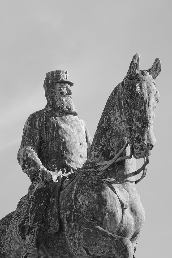 estatua de, Leopoldo ii, caballo, rey, Oostende, blanco y negro