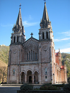 Covadonga, asztúriai király, templom