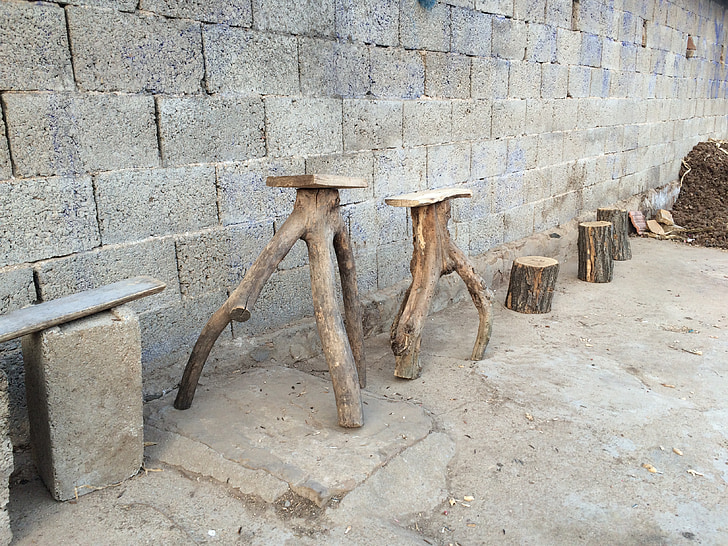 sillas de madera, hecho a mano, simple, local, revista