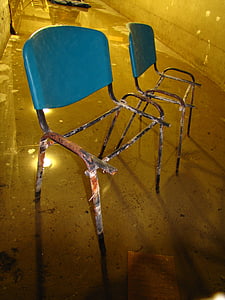 Stuhl, Keller, Wasser, rostige, schlechte, ruiniert