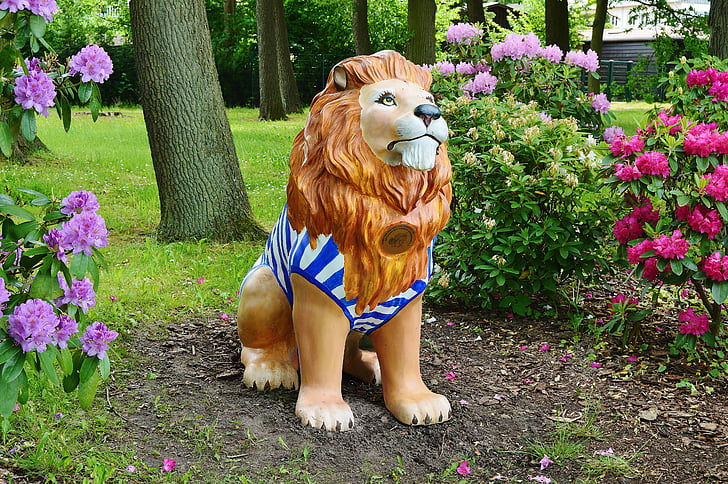 lion, sculpture, zoological garden, eberswalde