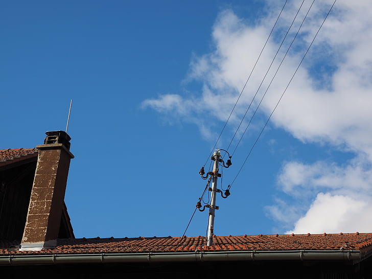 atap, rumah, saat ini, kabel listrik, isolator, overhead baris, tiang listrik