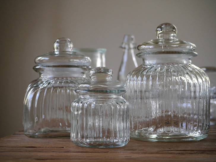 glass vessels, storage jars, empty glasses, bonbonniere