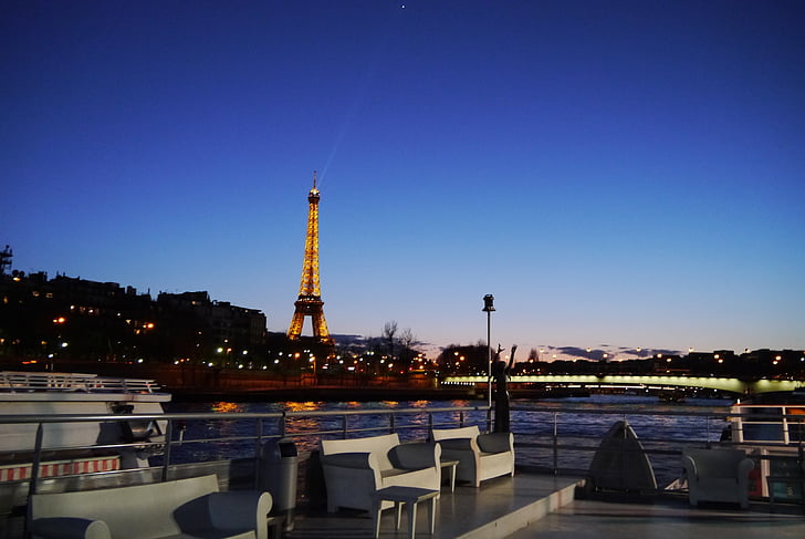Prancis, Paris, Menara eiffel