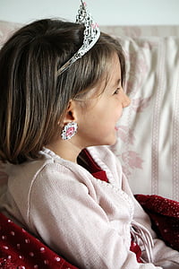 malá holčička, princezna, Profil, obličej, úsměv, smích, vlasy