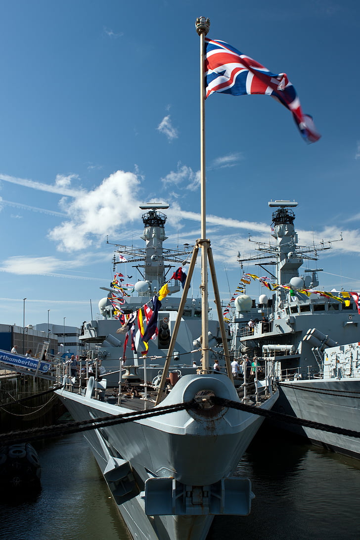 HMS northumberland, královského námořnictva fregata, 900 tun, HMS chatham vedle, den otevřených dveří Royal navy, Devonport, Plymouth