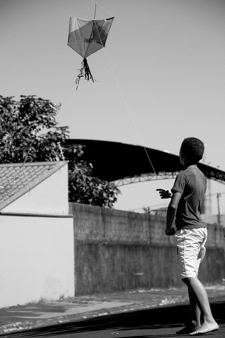 kite, fly a kite, child, dom, street play, playing with wind, boy