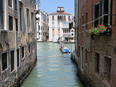 Italija, Benetke, kanal, pomol, čoln, potovanja, turizem