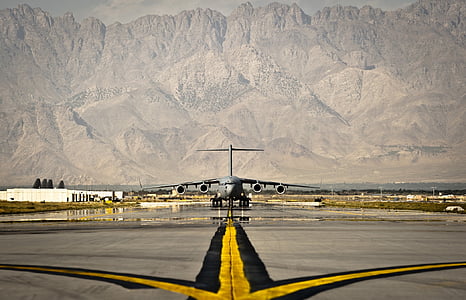 Afganistán, base aérea, avión, plano, pista de aterrizaje, despegue, montañas