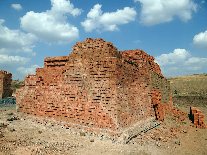 hemel, Brick-laying, bakstenen-making, baksteen-oven, Dharwad, India, baksteen