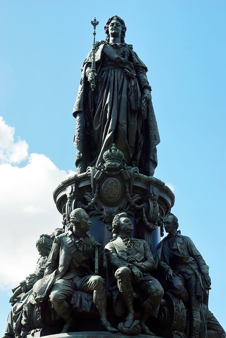 Saint-Pétersbourg, Catherine 2, monument, statue de, bronze, histoire