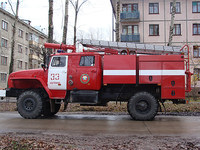 Koryazhma, vigile del fuoco, camion, auto, veicolo, salvataggio, emergenza