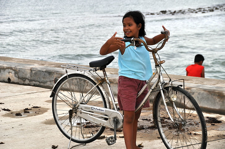 dviratis, Filipinai, jūra, mergaitė, paplūdimys, vandens