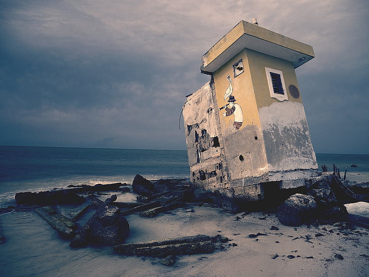 decadência, edifício, à beira-mar, oceano, areia, abandonado, velho