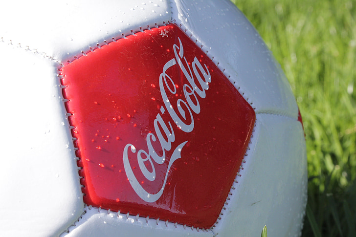 Coca Cola, míč, kapky, tráva, fotbal