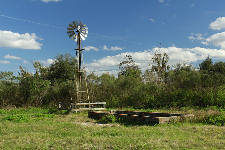 Windmühle, Kreis b Bar reserve, blauer Himmel