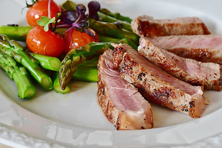 asparagus, steak, steak daging sapi, daging sapi, daging, merah muda, barbekyu