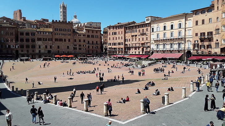 Siena, Marketplace, Italia, Toscana, Quantum of solace, James bond, 007