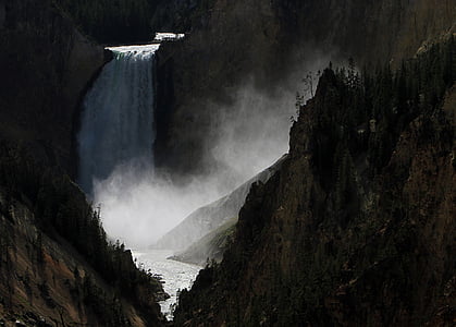 Водопад, ниже водопада, туман, Река, Национальный парк Йеллоустоун, Вайоминг, США
