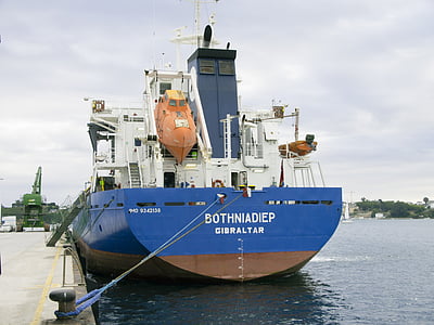 statek towarowy, Port w mieście ribadeo, Lugo
