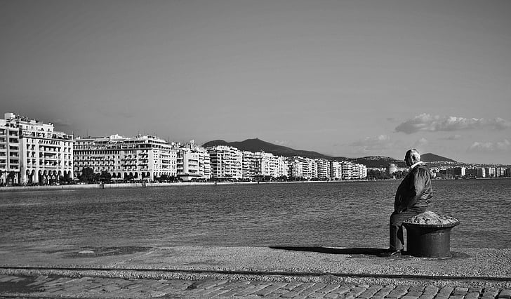mies, istuu, penkki, Beach, harmaasävy, kuva, Kreikka