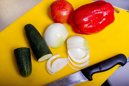 paprika, kitchen, knife, table, itch, vegetables, onion