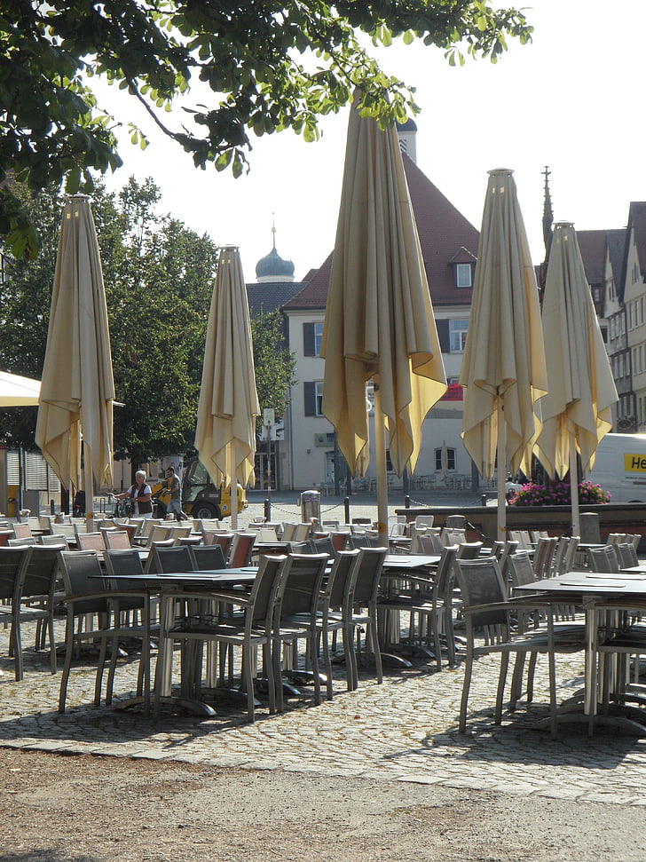 morgenstimmung, cafe, closed, quiet, peaceful, city, town in the morning