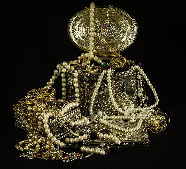 treasure, jewels, pearls, gold, silver, costume jewelry, gems
