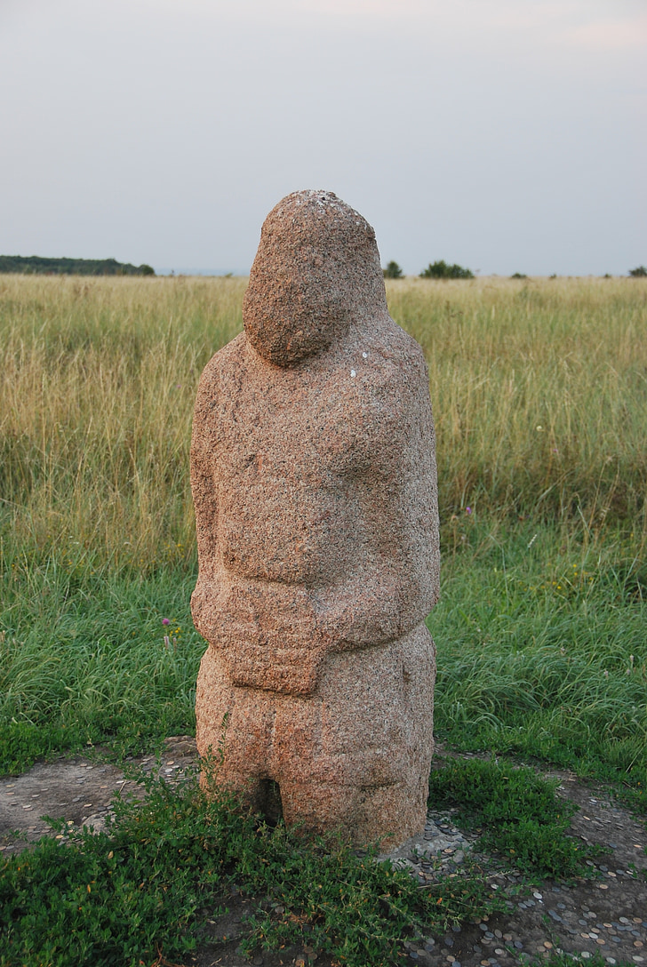 stone woman, kursk, ancient artifact, showplace, statue
