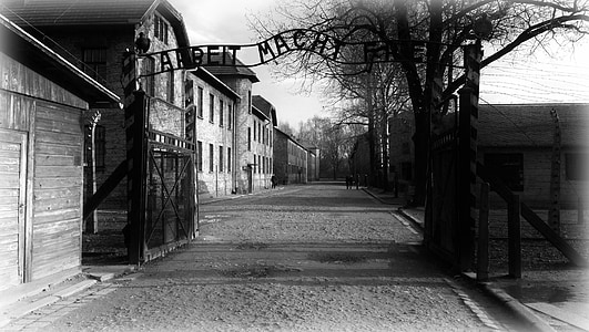 Auschwitz, historia, museo, keskitysleiri