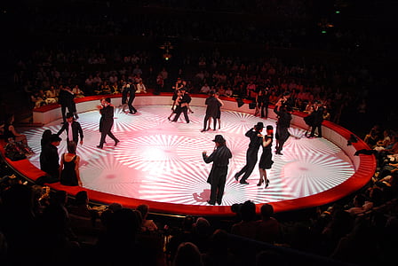 Dance, Tango, cirkus, dav, etapa - výkon priestor, ľudia, udalosť