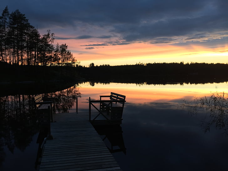 Finlandia, lebih, matahari terbenam yang berwarna-warni, awan, refleksi, langit malam, matahari terbenam