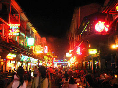 Yangshuo, nacht, de menigte