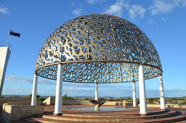 monument, mouettes, Monument aux morts, Geraldton, l’Australie-occidentale, Le HMAS memorial de sydney ii