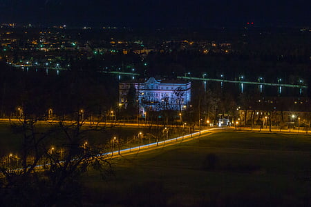 Salzburg, Austrija, dvorac leoboldskron, noć, mönchberg