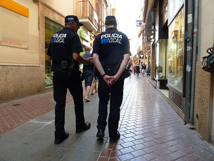 Palma, Mallorca, nucli antic, agents de la policia