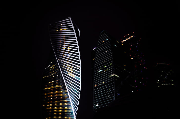 Черно, завъртя, сграда, през нощта, небостъргач, нощ прозорец, град