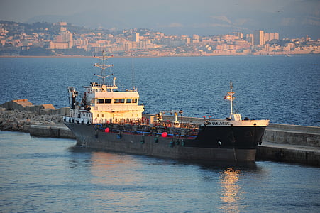 přístav Marseille, nákladní, Pospíšilík
