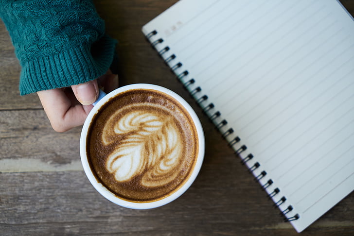 kafijas, piezīmju grāmatiņas, latte, rokas, zaļa, kofeīns, kauss