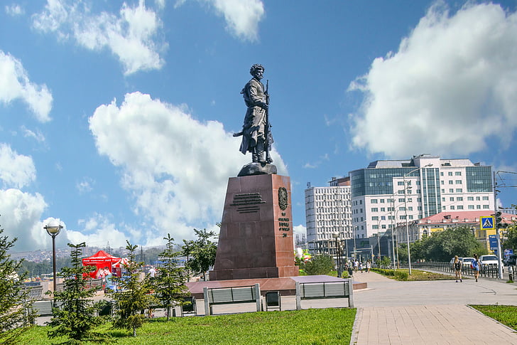 Irkutsk, Památník, Architektura