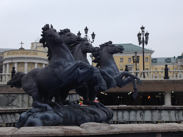 Oroszország, lovak, emlékmű